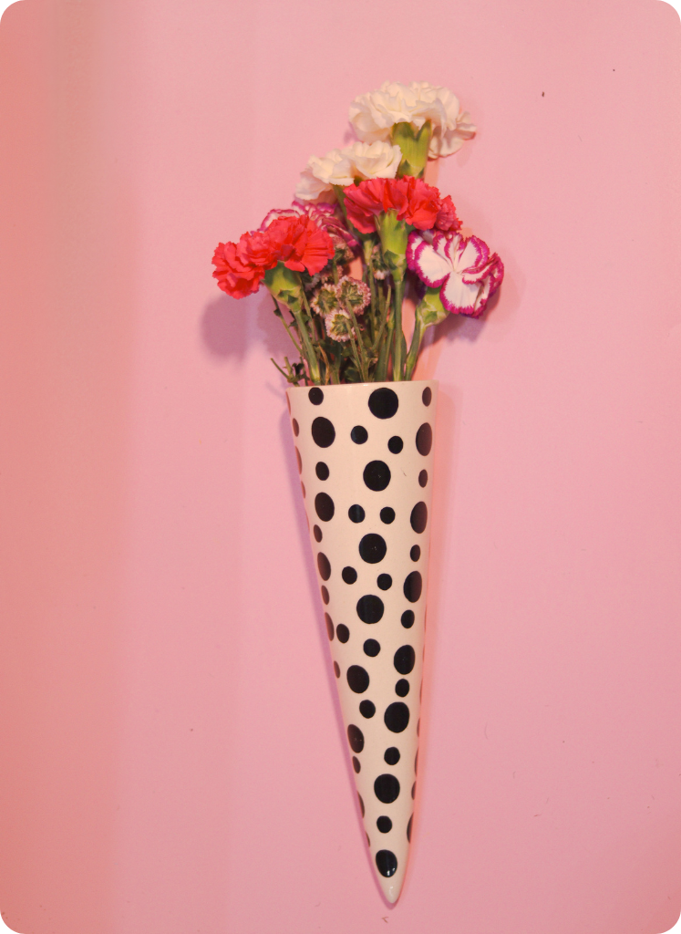 The Drama Cone Hanging Vase